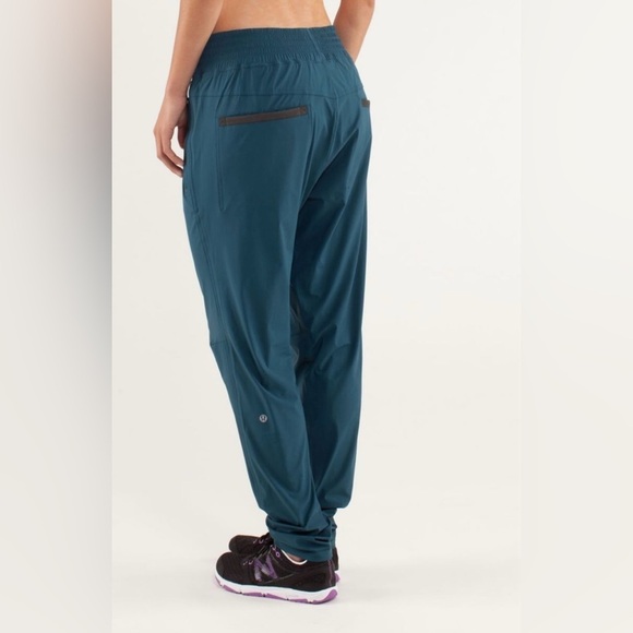 Women’s Lululemon Athletica Run With Rover Pant Alberta Lake size 6 (lined) - Picture 13 of 16